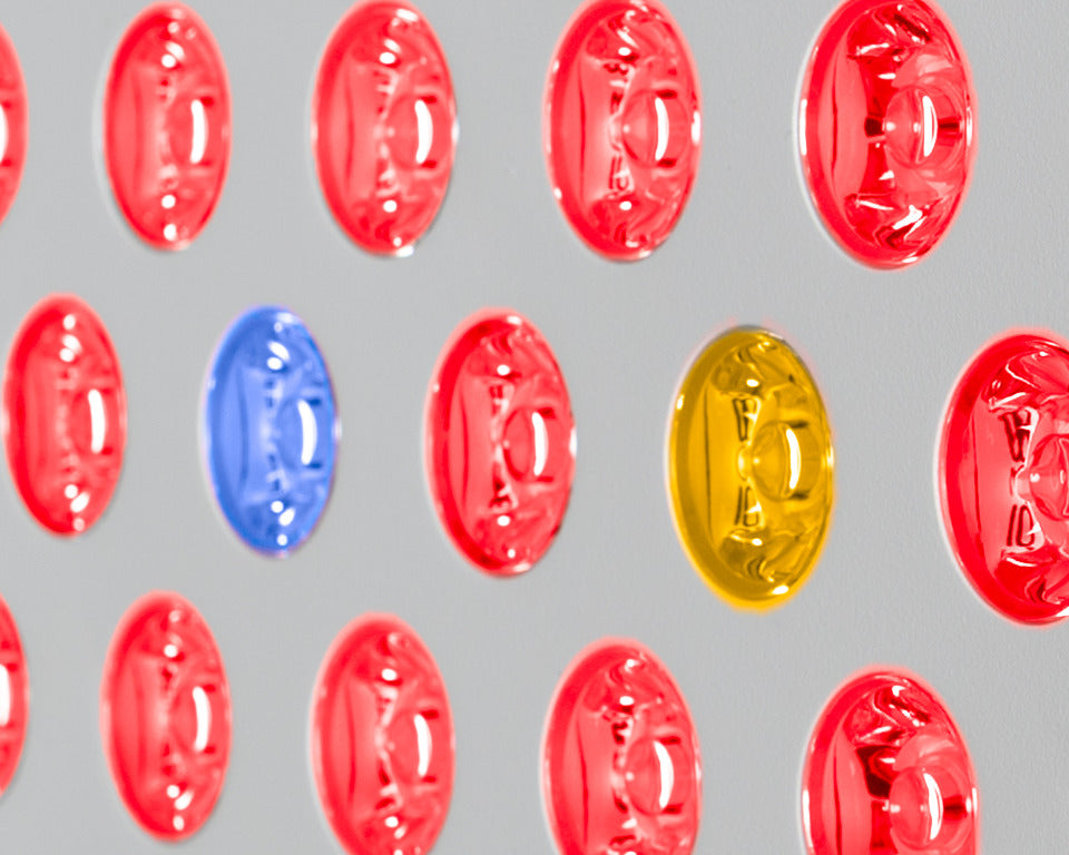 Close-up of the red, amber and blue LEDs of the Resty MARS 600